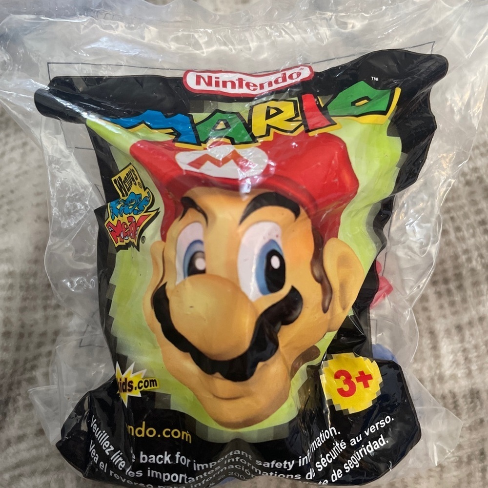 2004 Nintendo Super Mario 5” Toy Figure Wendy’s New Kids Meal
